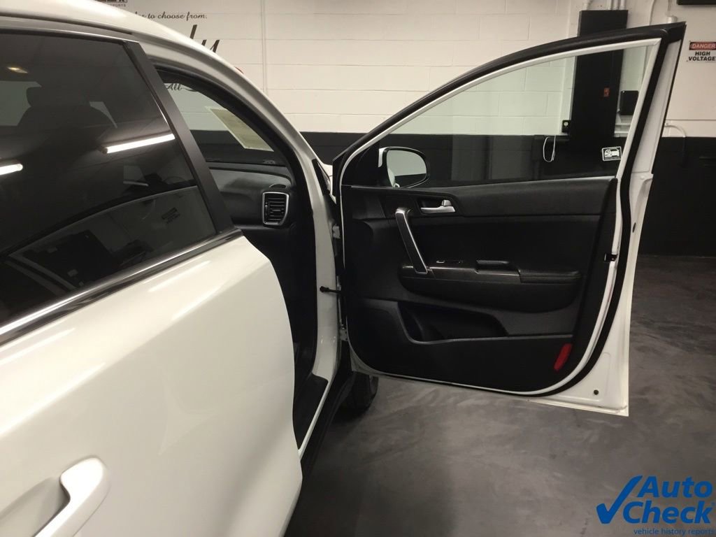 Used 2021 Kia Sportage LX AWD/4WD image 38