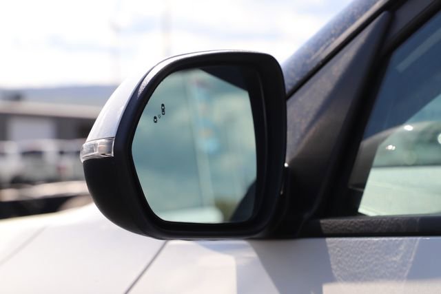 Used 2025 Kia Seltos S FWD image 9