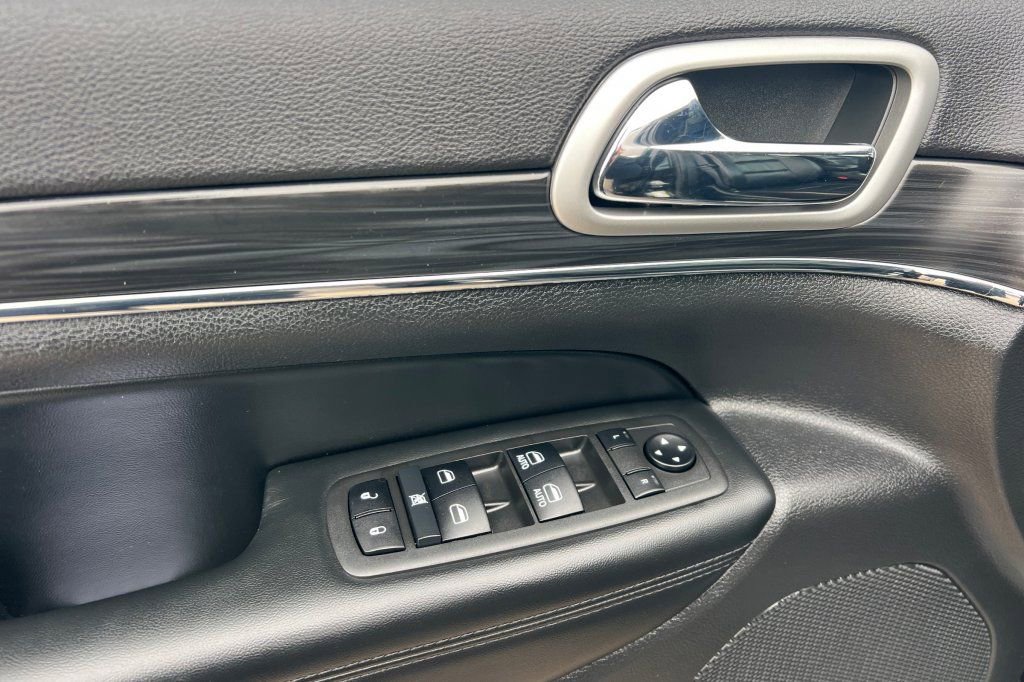 Used 2022 Jeep Grand Cherokee Limited w/ Trailer Tow Group IV image 8