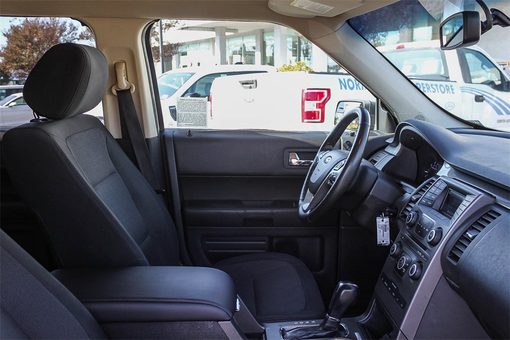 Used 2019 Ford Flex SE image 21