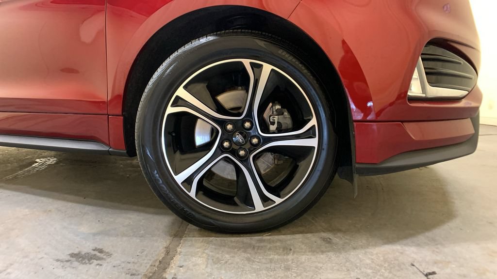 Certified 2019 Ford Edge ST w/ Convenience Package AWD/4WD image 9