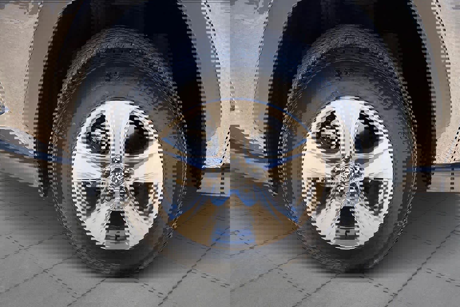 Used 2025 Toyota RAV4 XLE image 11