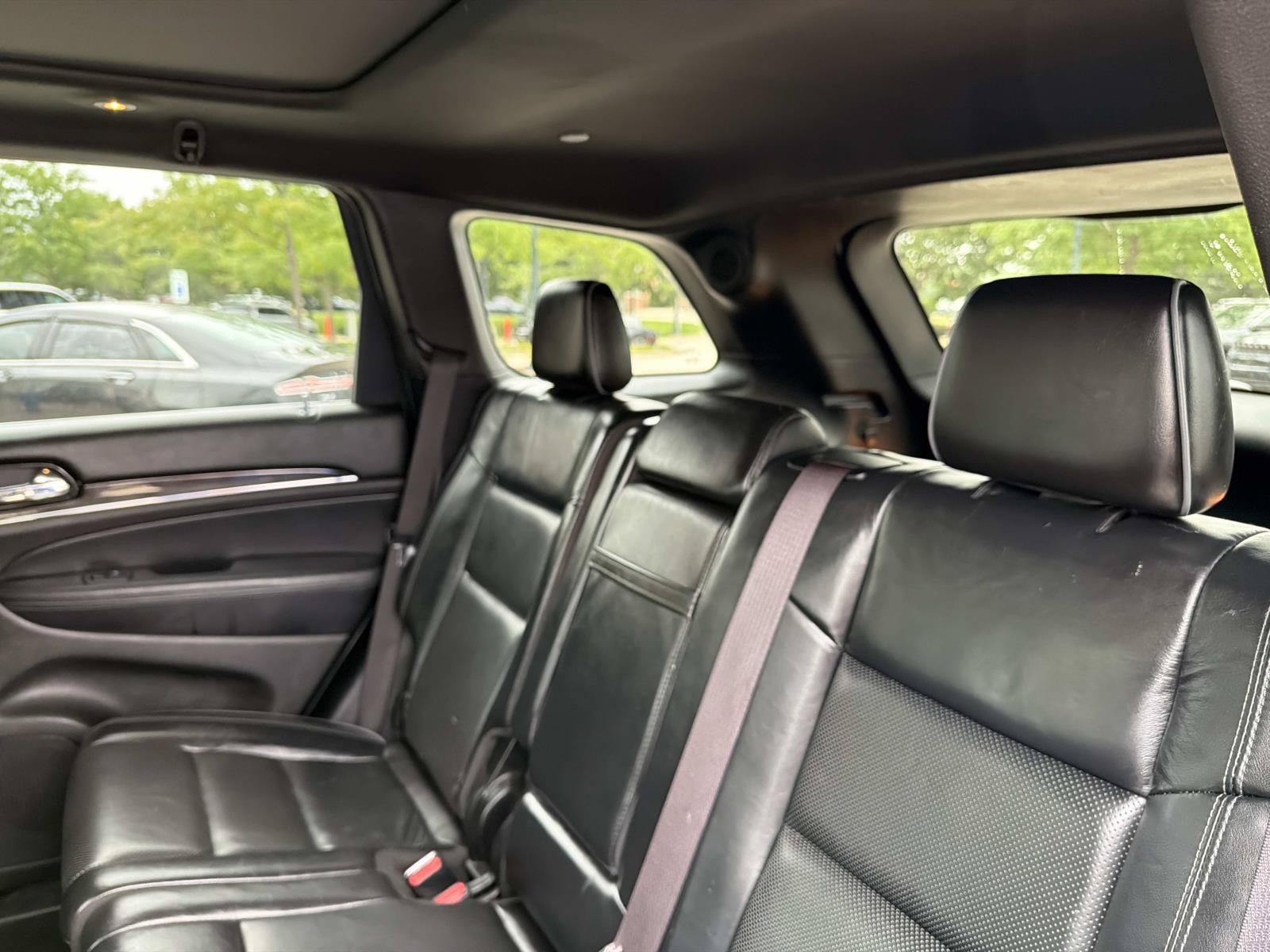 Used 2019 Jeep Grand Cherokee Overland AWD/4WD image 13