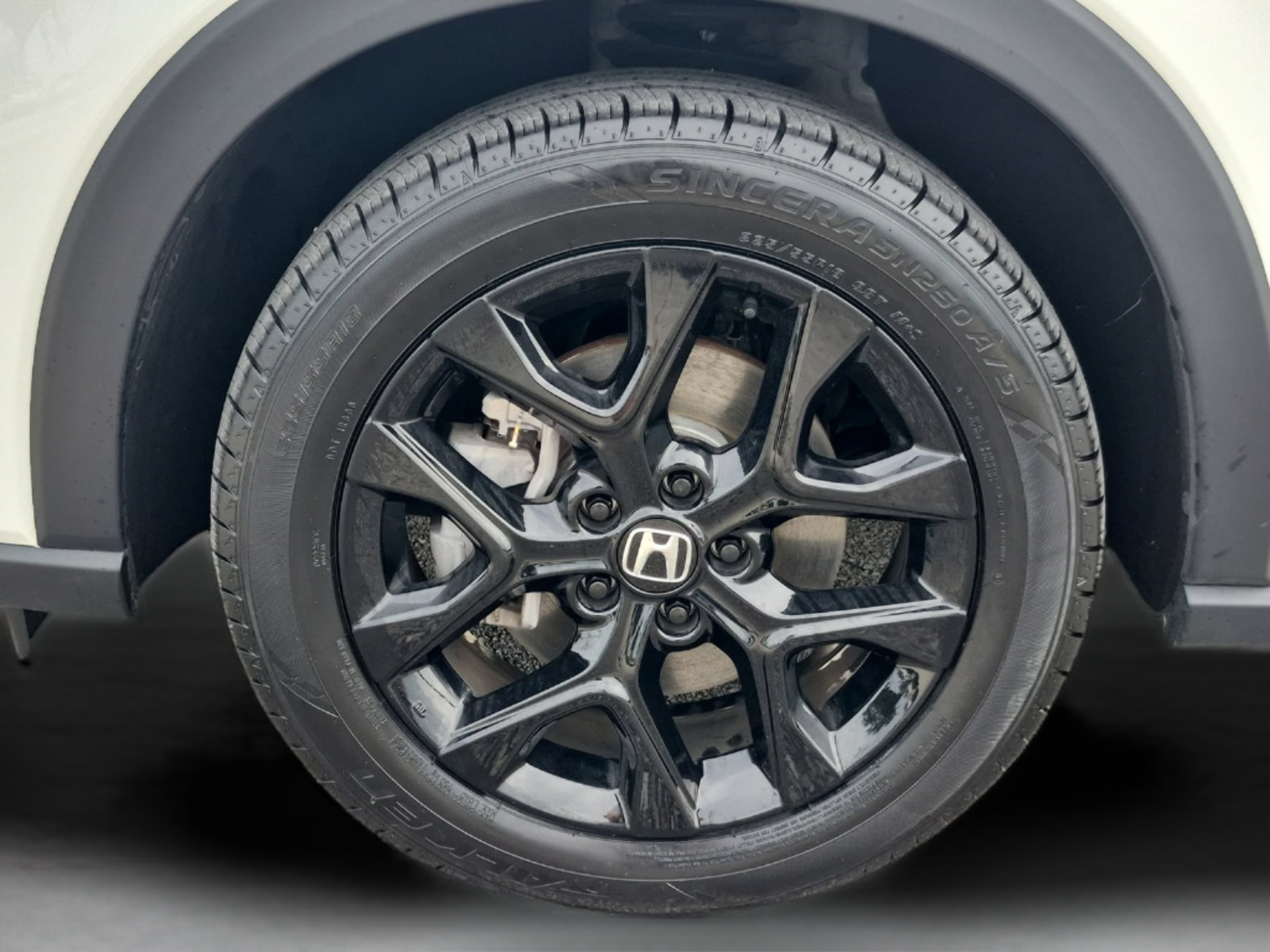 Certified 2025 Honda HR-V Sport image 26