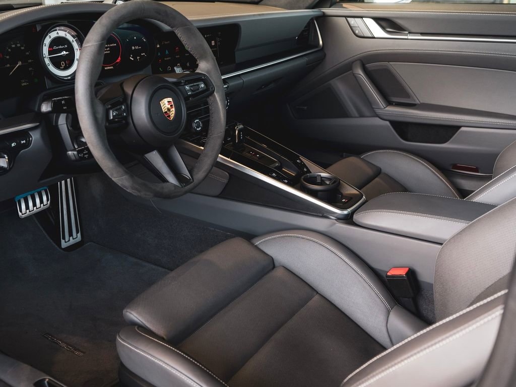 Used 2024 Porsche 911 Turbo S image 4