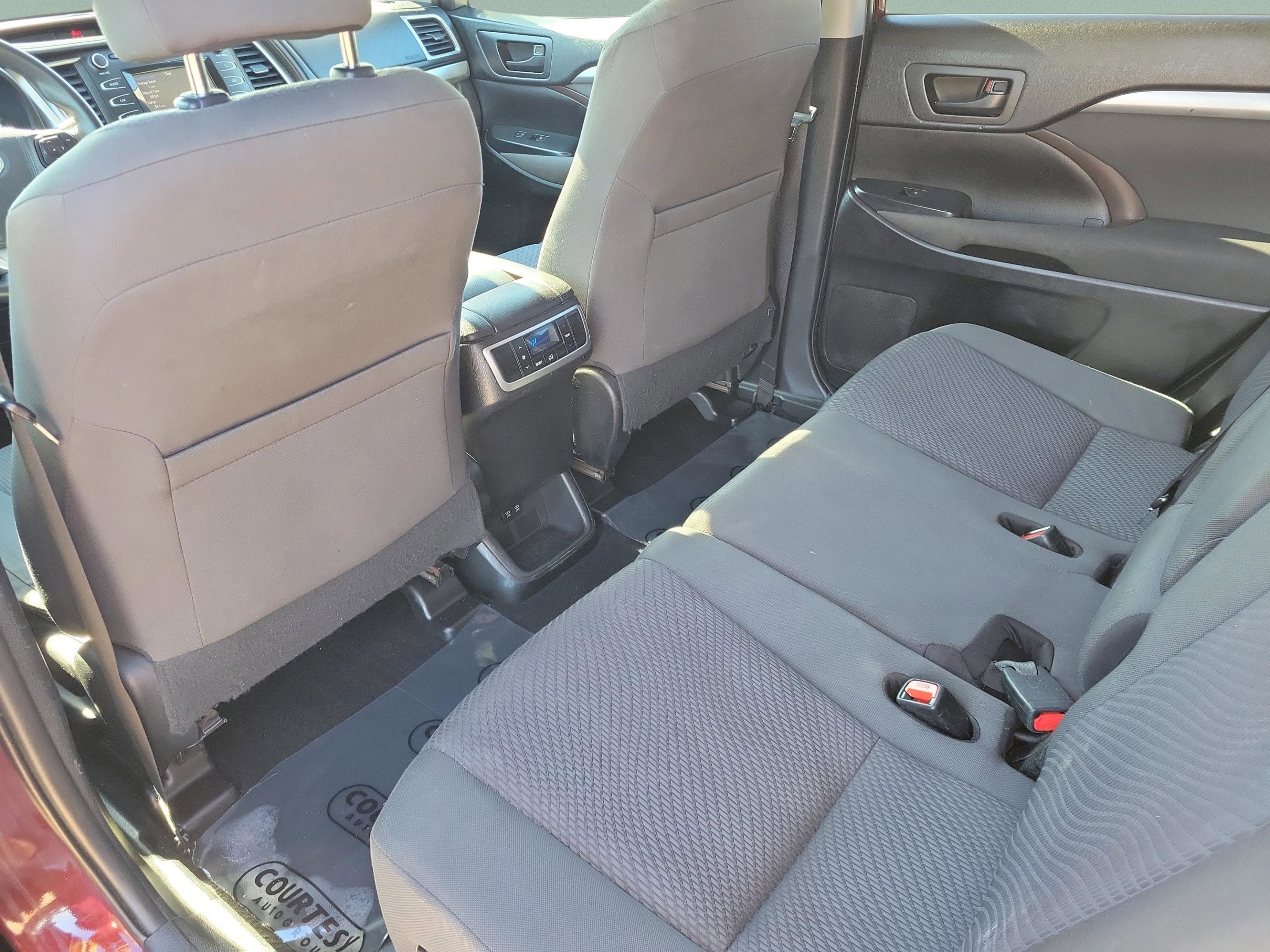 Used 2019 Toyota Highlander LE image 8
