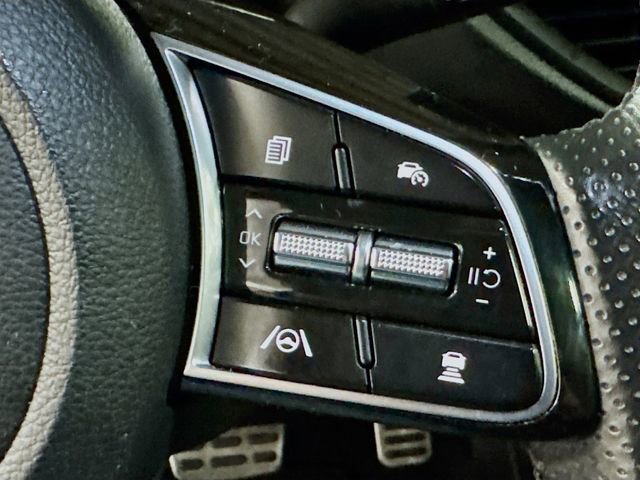 Used 2023 Kia Forte GT-Line w/ GT-Line Premium Package image 17