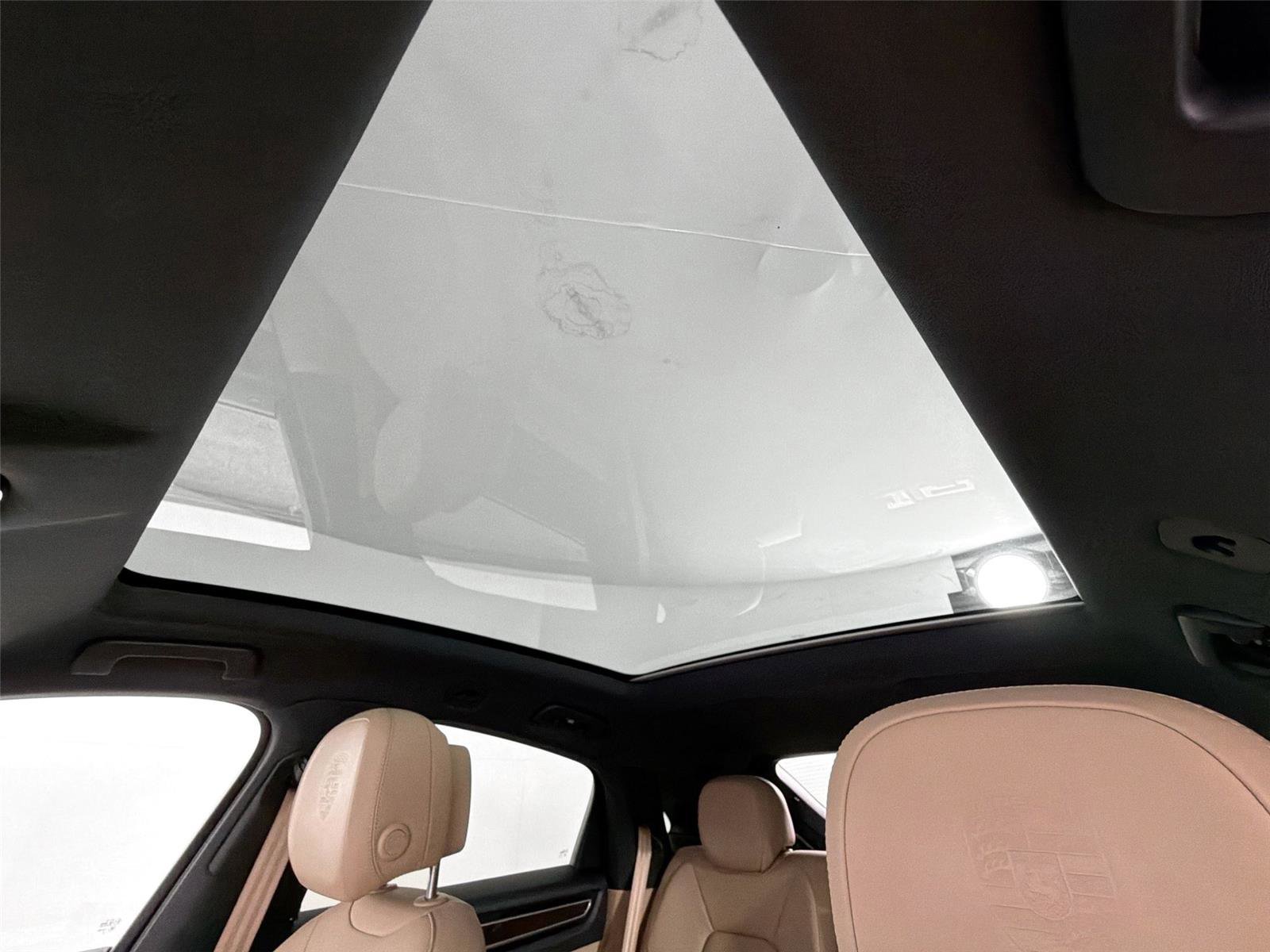 Certified 2022 Porsche Cayenne Platinum Edition AWD/4WD image 35