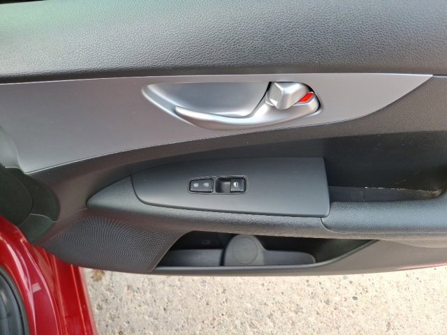 Used 2023 Kia Forte LXS image 10