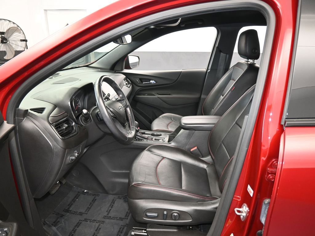 Used 2022 Chevrolet Equinox RS w/ RS Leather Package image 11