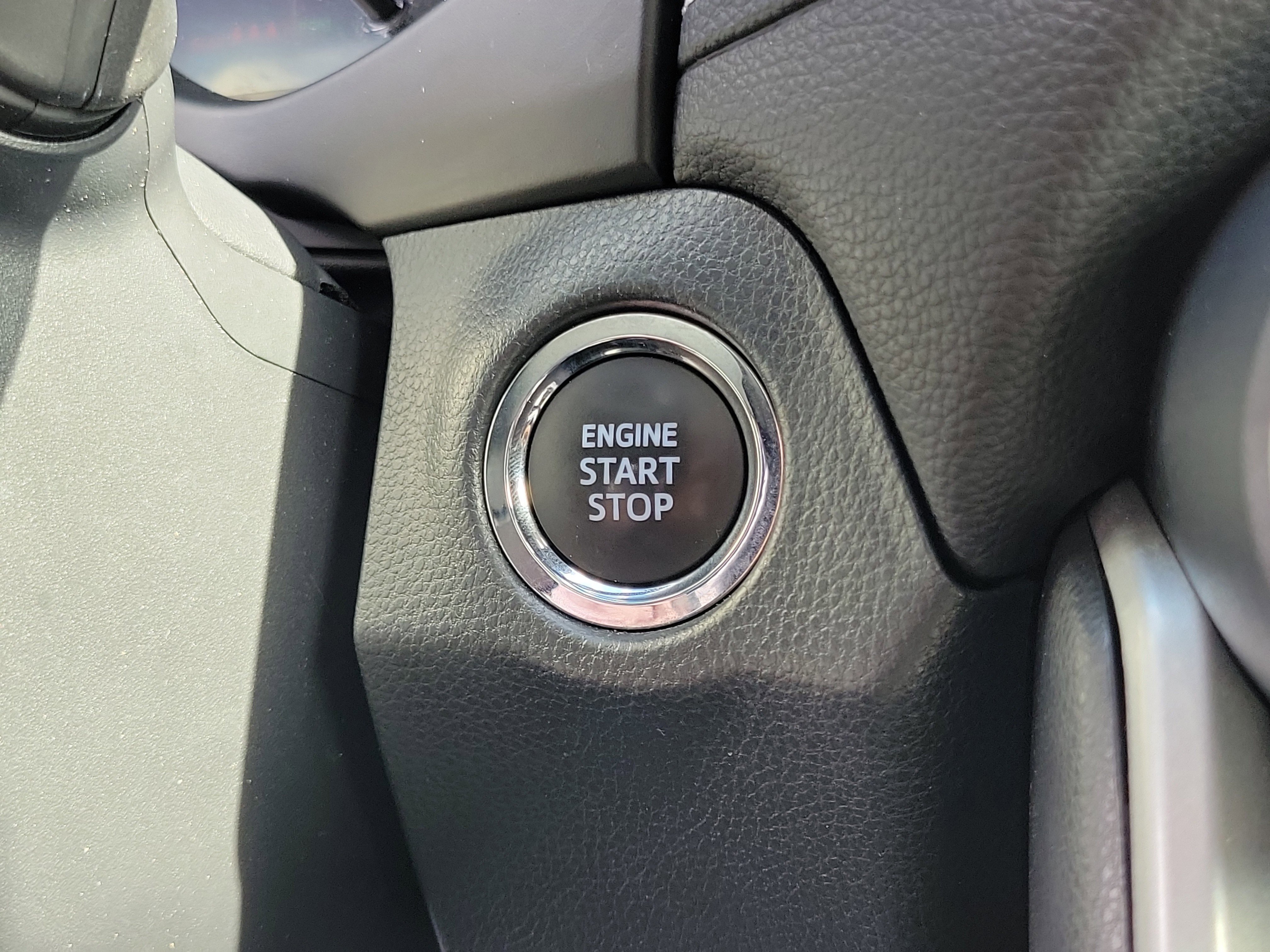 Used 2023 Toyota RAV4 XLE w/ Convenience Package image 28