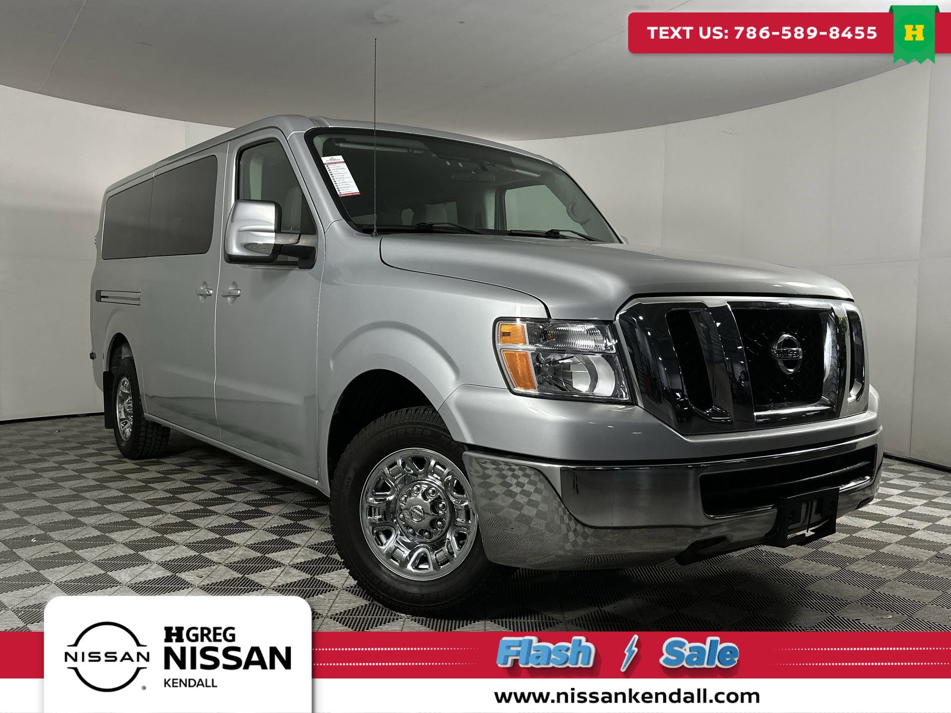 Used 2018 Nissan NV 3500 SV w/ Navigation Package image 1