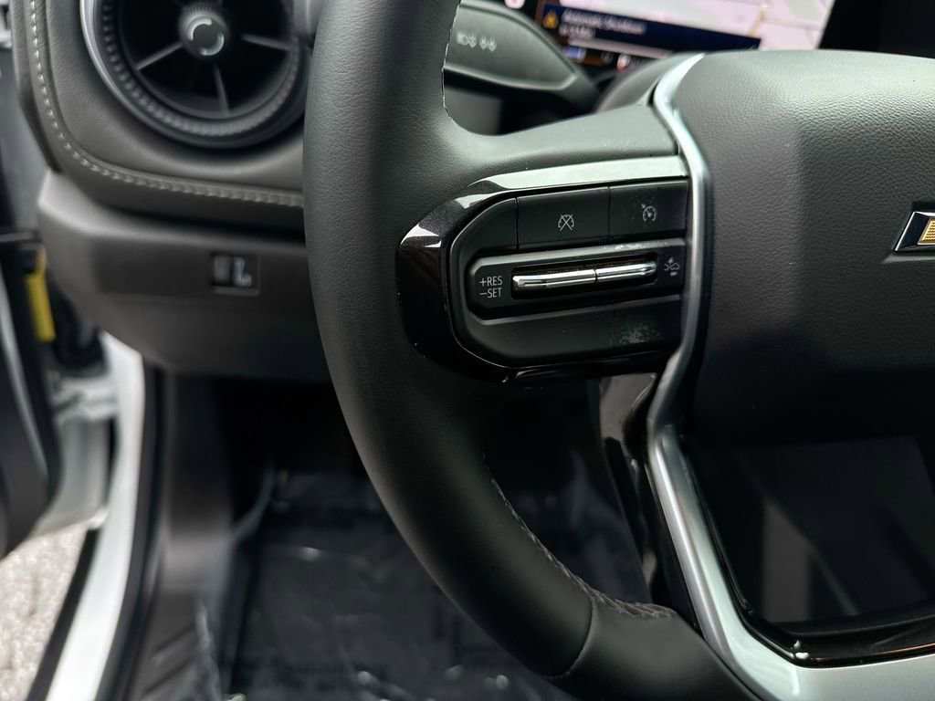 New 2025 Chevrolet Colorado LT RWD image 17