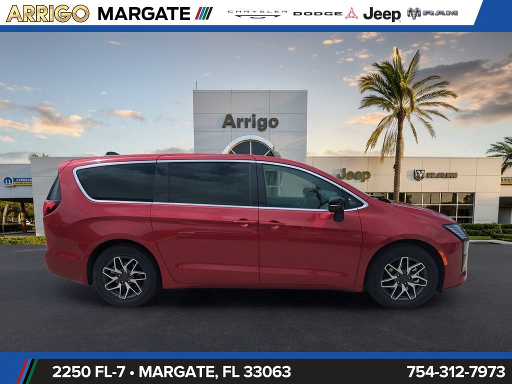 New 2027 Chrysler Pacifica Limited w/ Family Tech Group FWD image 4