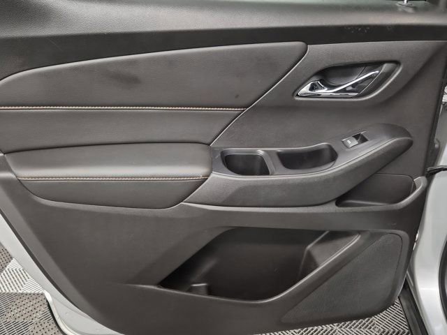 Used 2018 Chevrolet Traverse LT image 16