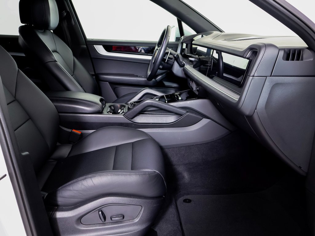 Certified 2024 Porsche Cayenne S AWD/4WD image 8