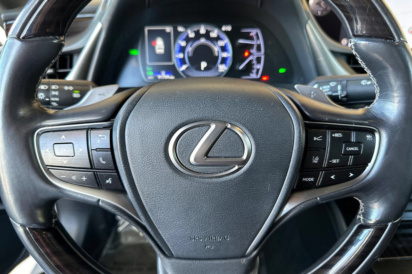 Used 2019 Lexus ES 300h w/ Accessory Package 2 FWD image 24
