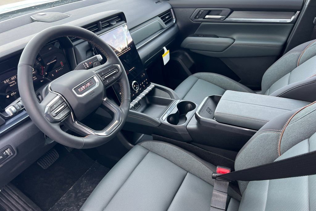 New 2026 GMC Terrain AT4 w/ Convenience Package III image 7