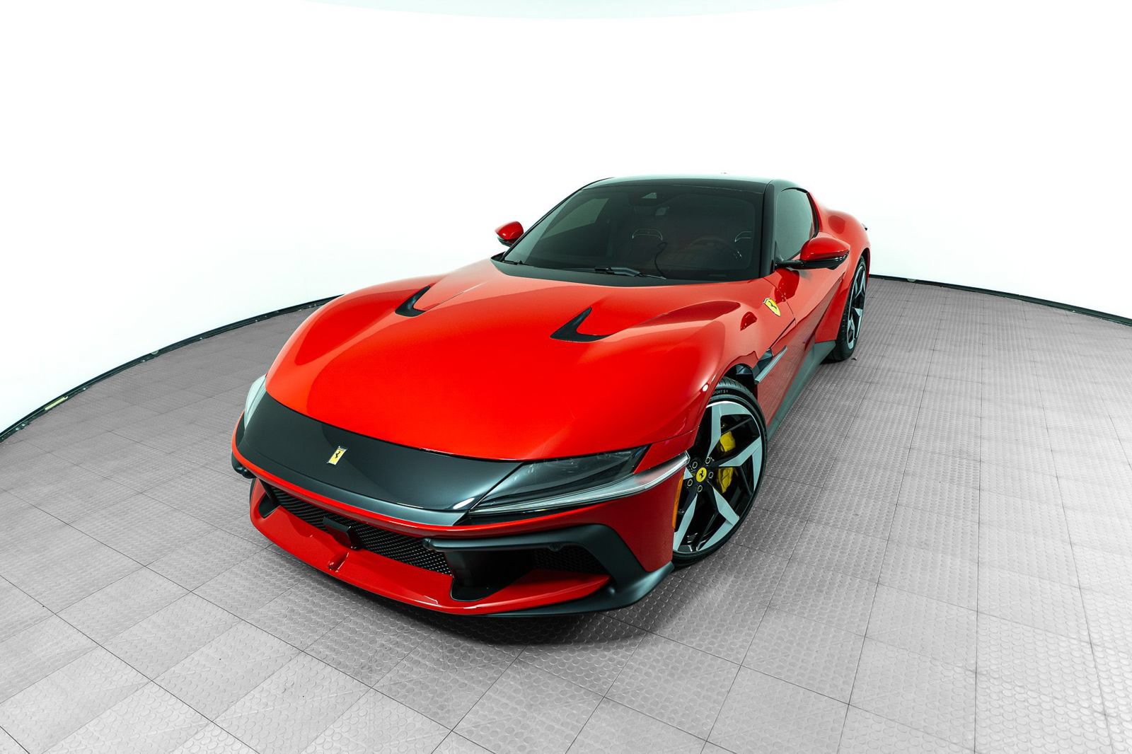 Certified 2025 Ferrari 12Cilindri RWD image 2