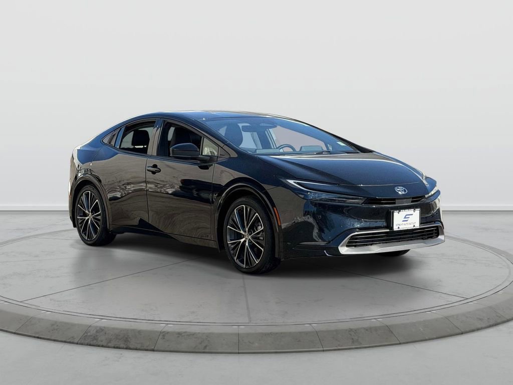 Used 2024 Toyota Prius XLE image 1