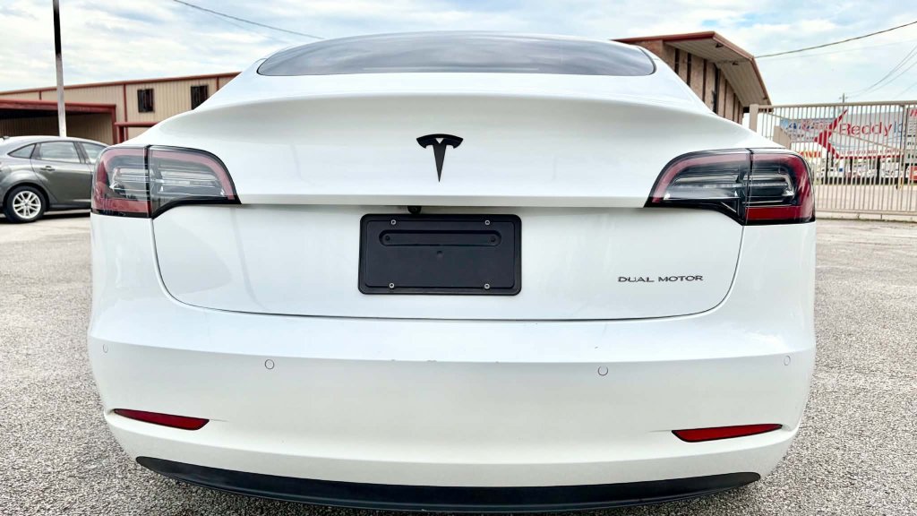 Used 2022 Tesla Model 3 Long Range AWD/4WD image 6