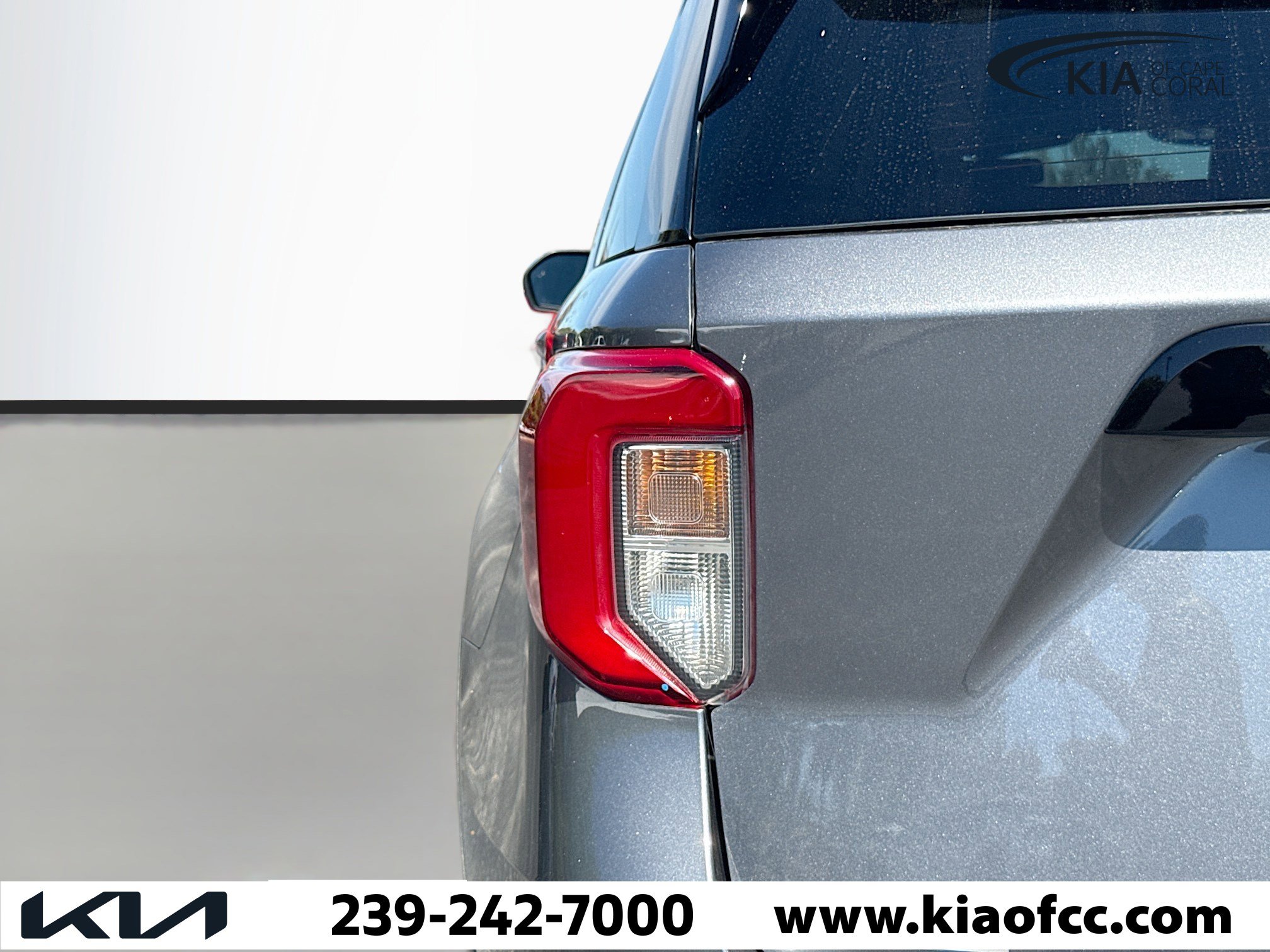 Used 2022 Ford Explorer ST w/ Equipment Group 401A image 7