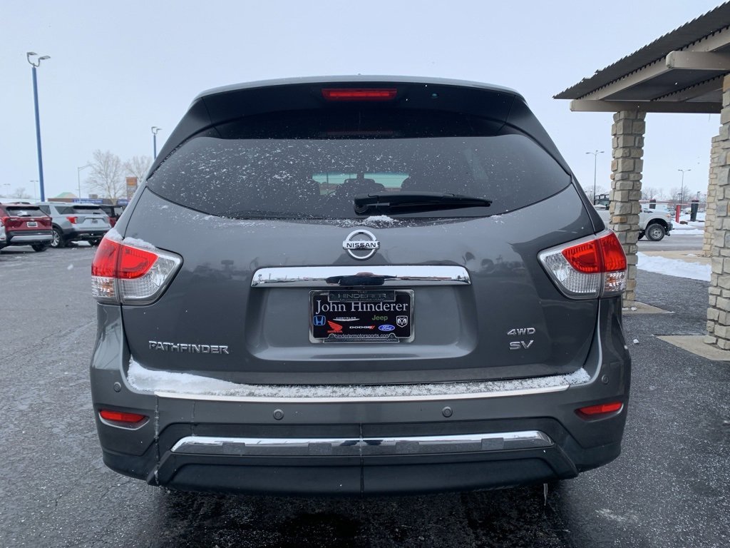 Used 2016 Nissan Pathfinder SV image 4