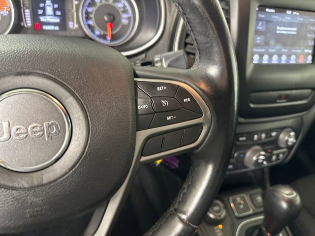 Used 2019 Jeep Cherokee Latitude w/ Cold Weather Group image 16