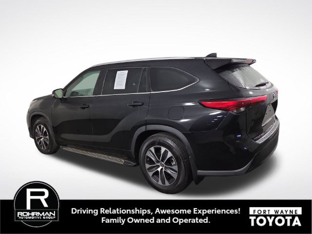 Used 2022 Toyota Highlander XLE FWD image 10