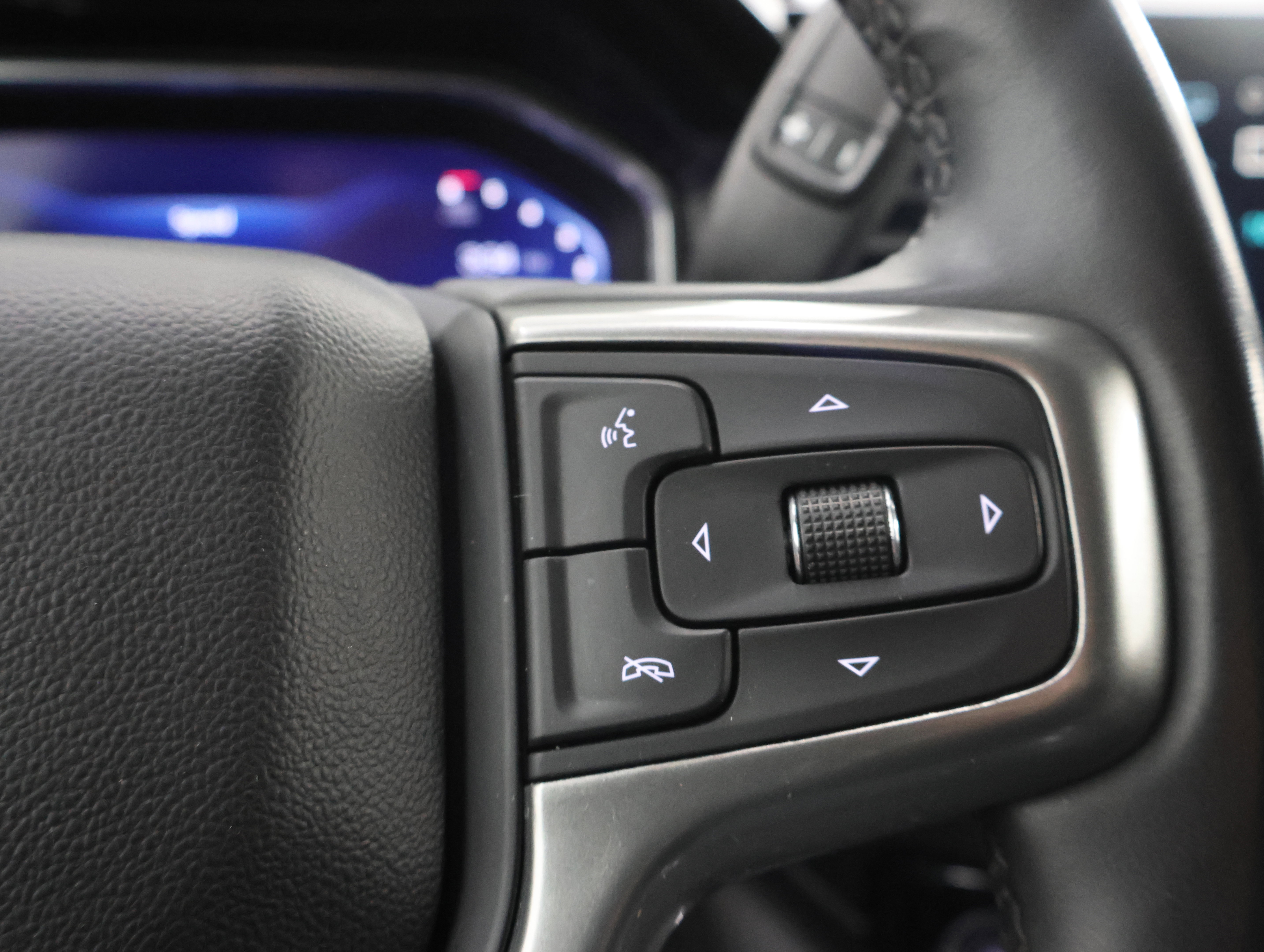 Used 2024 Chevrolet Silverado 2500 LT AWD/4WD image 14