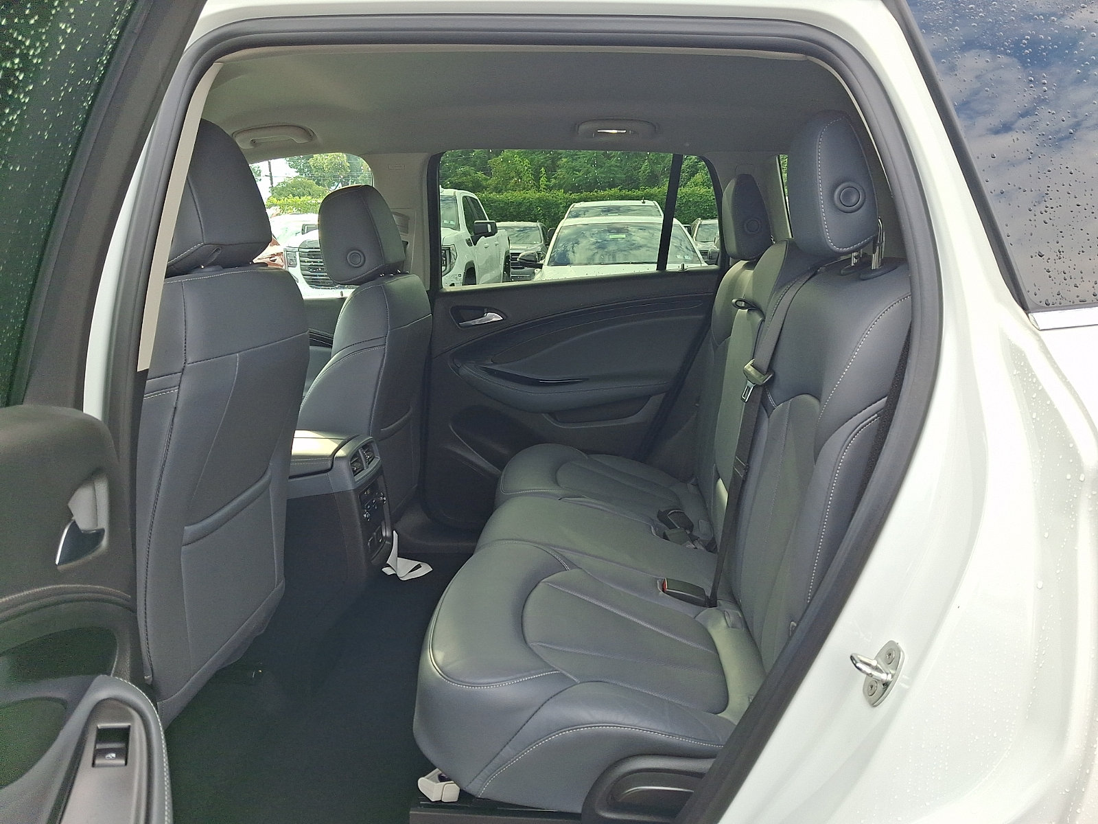 Used 2020 Buick Envision Essence FWD image 10