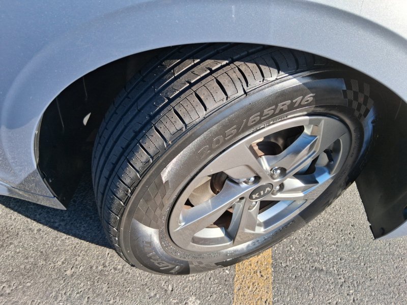 Used 2021 Kia K5 LXS FWD image 18