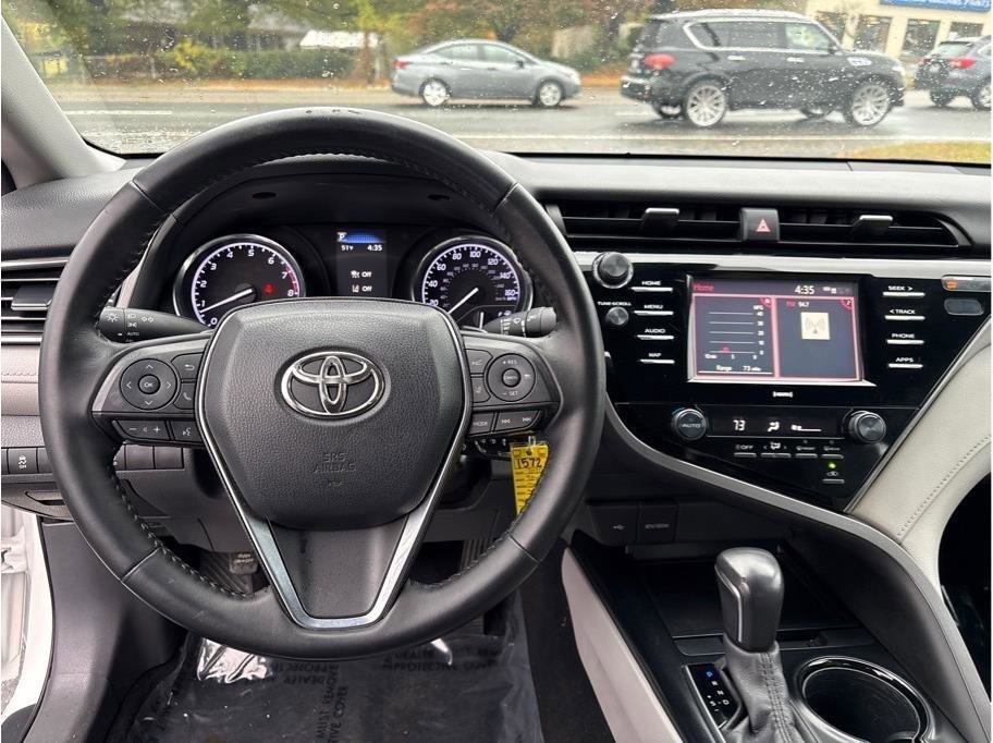 Used 2020 Toyota Camry SE FWD image 12