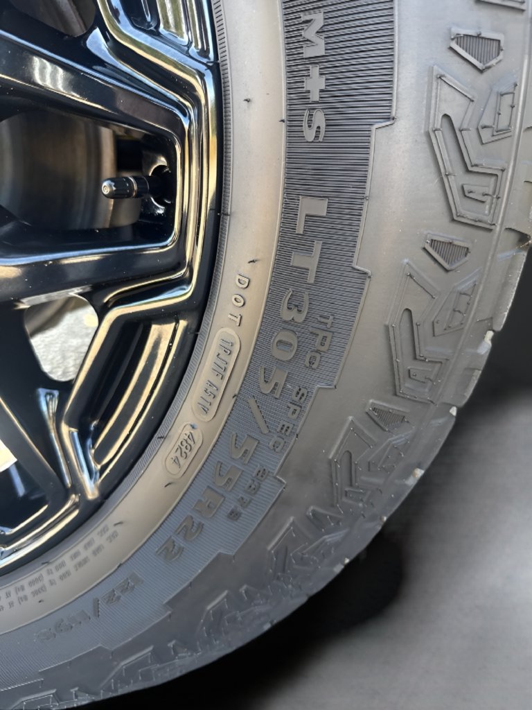 Used 2025 GMC Hummer EV 2X AWD/4WD image 39