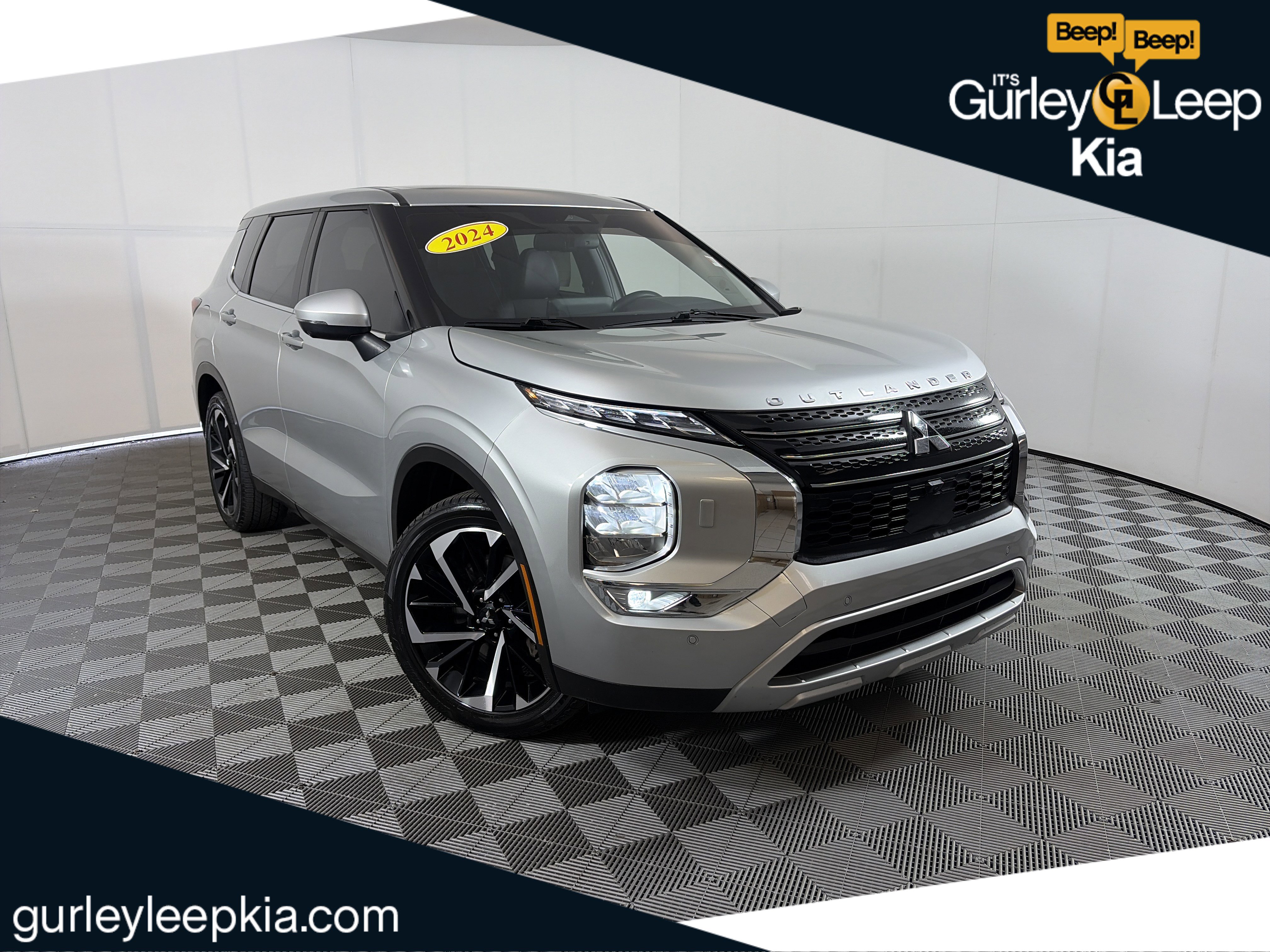 Used 2024 Mitsubishi Outlander SE AWD/4WD image 1