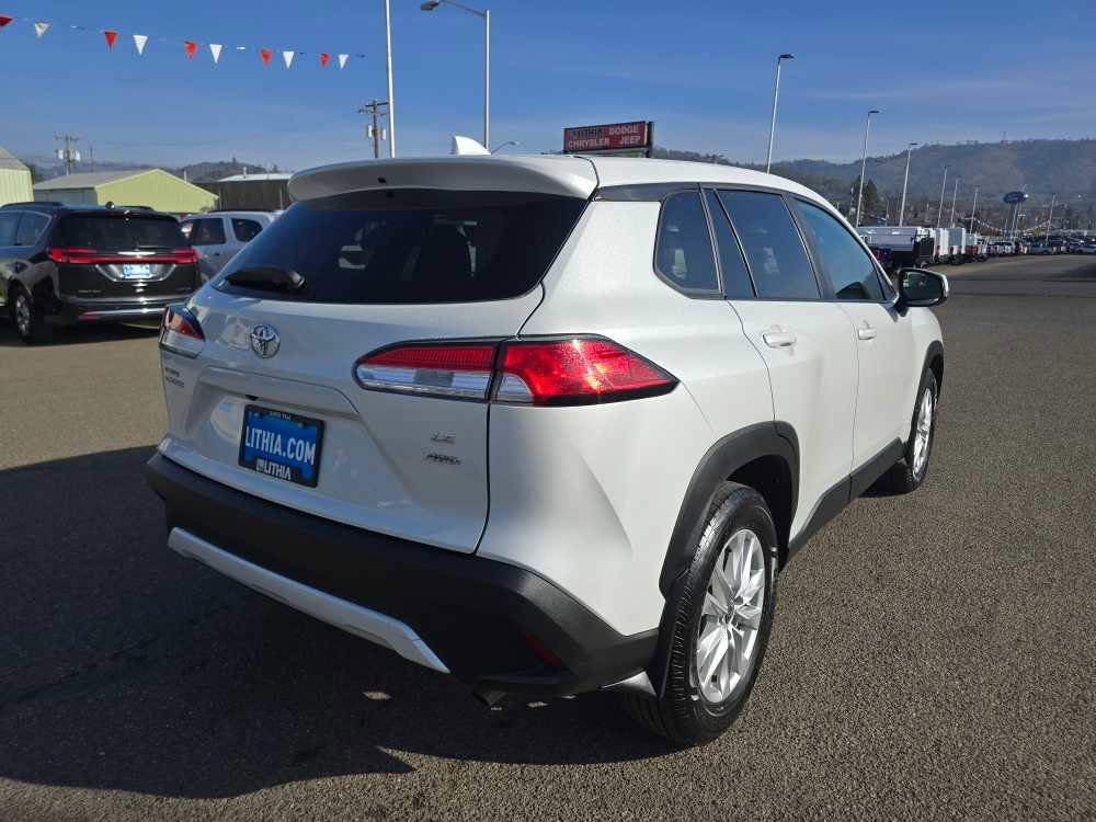 Used 2024 Toyota Corolla Cross LE image 5