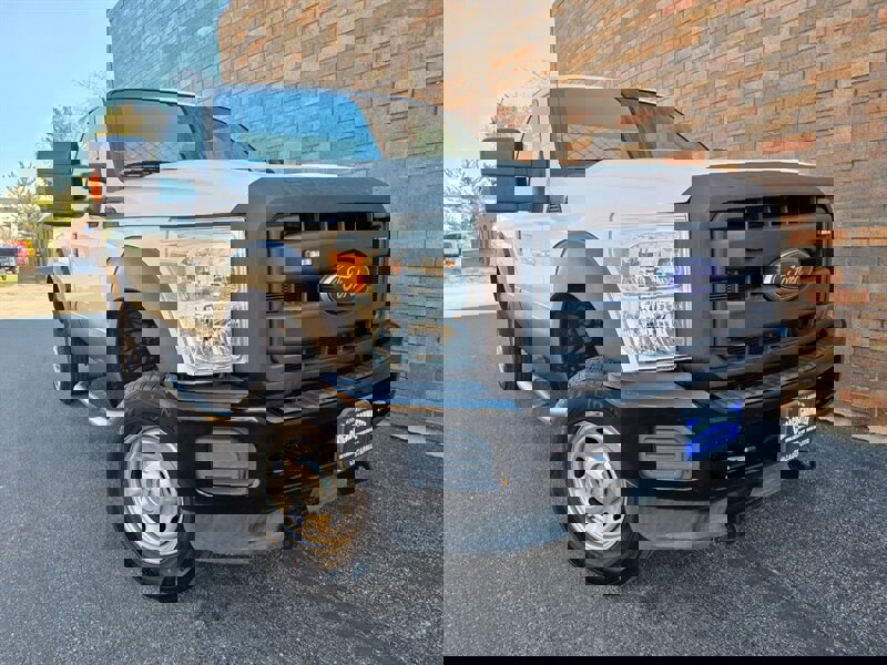 Used 2016 Ford F250 XL w/ Power Equipment Group AWD/4WD image 3