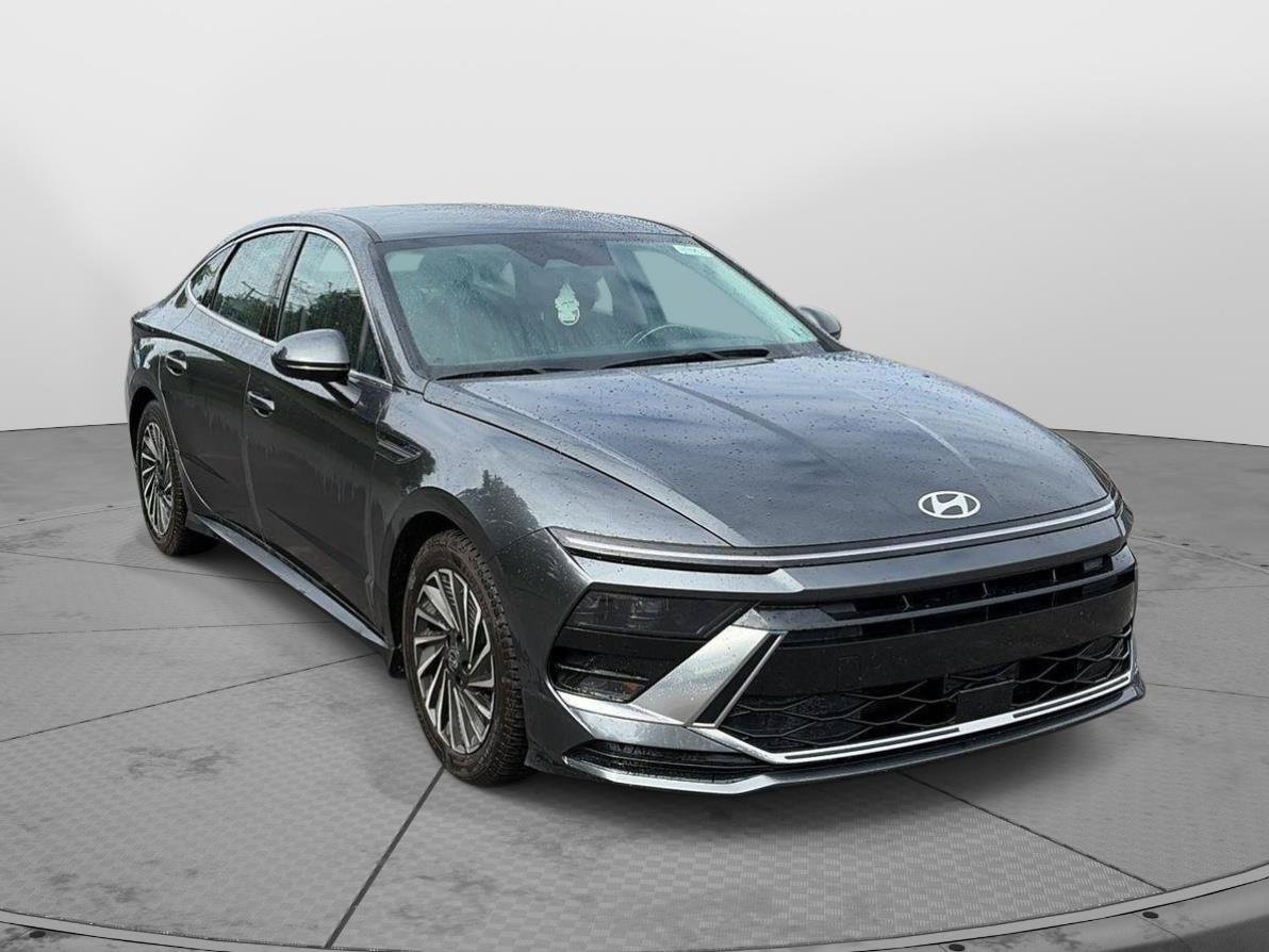 Used 2025 Hyundai Sonata SEL FWD image 1