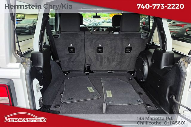 Used 2023 Jeep Wrangler Unlimited Sahara AWD/4WD image 25