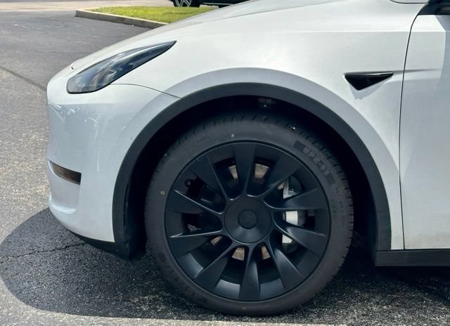 Used 2023 Tesla Model Y Long Range AWD/4WD image 8