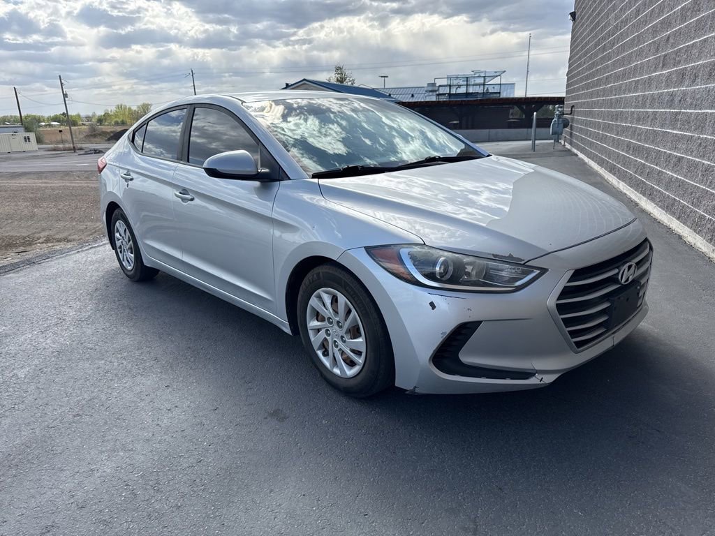 Used 2017 Hyundai Elantra SE image 3