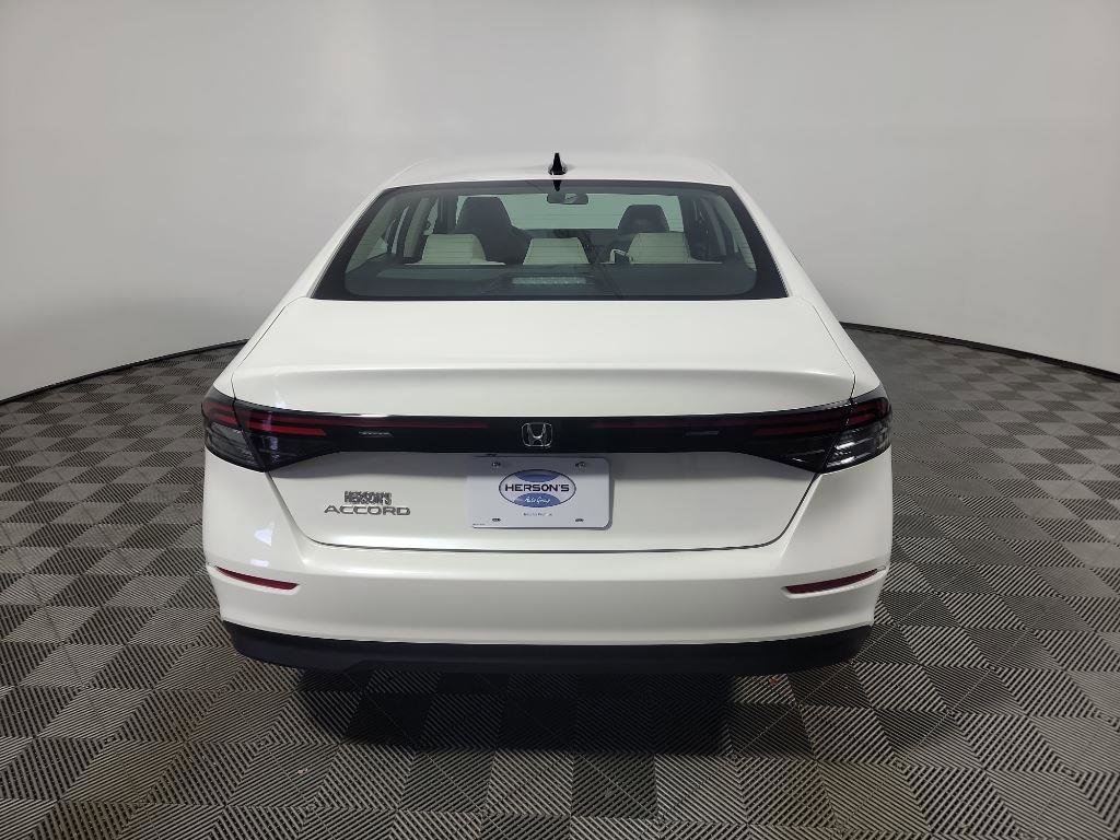 Certified 2025 Honda Accord SE image 5