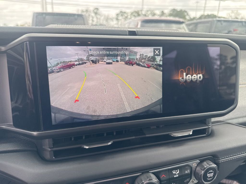 Used 2025 Jeep Wrangler Unlimited Sahara w/ Safety Group image 20