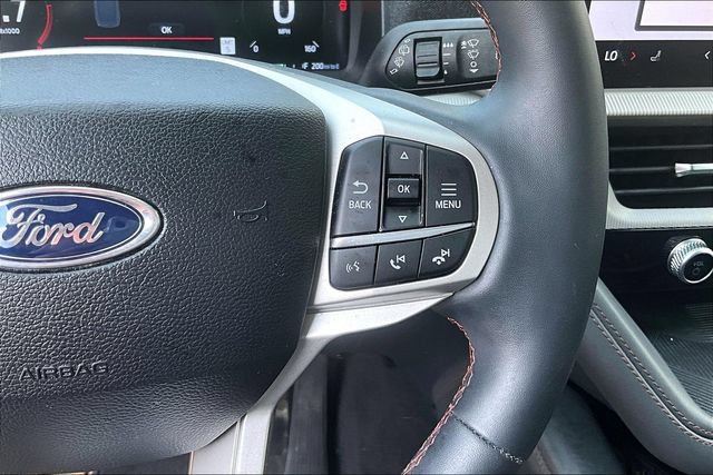 Used 2025 Ford Explorer Active AWD/4WD image 20