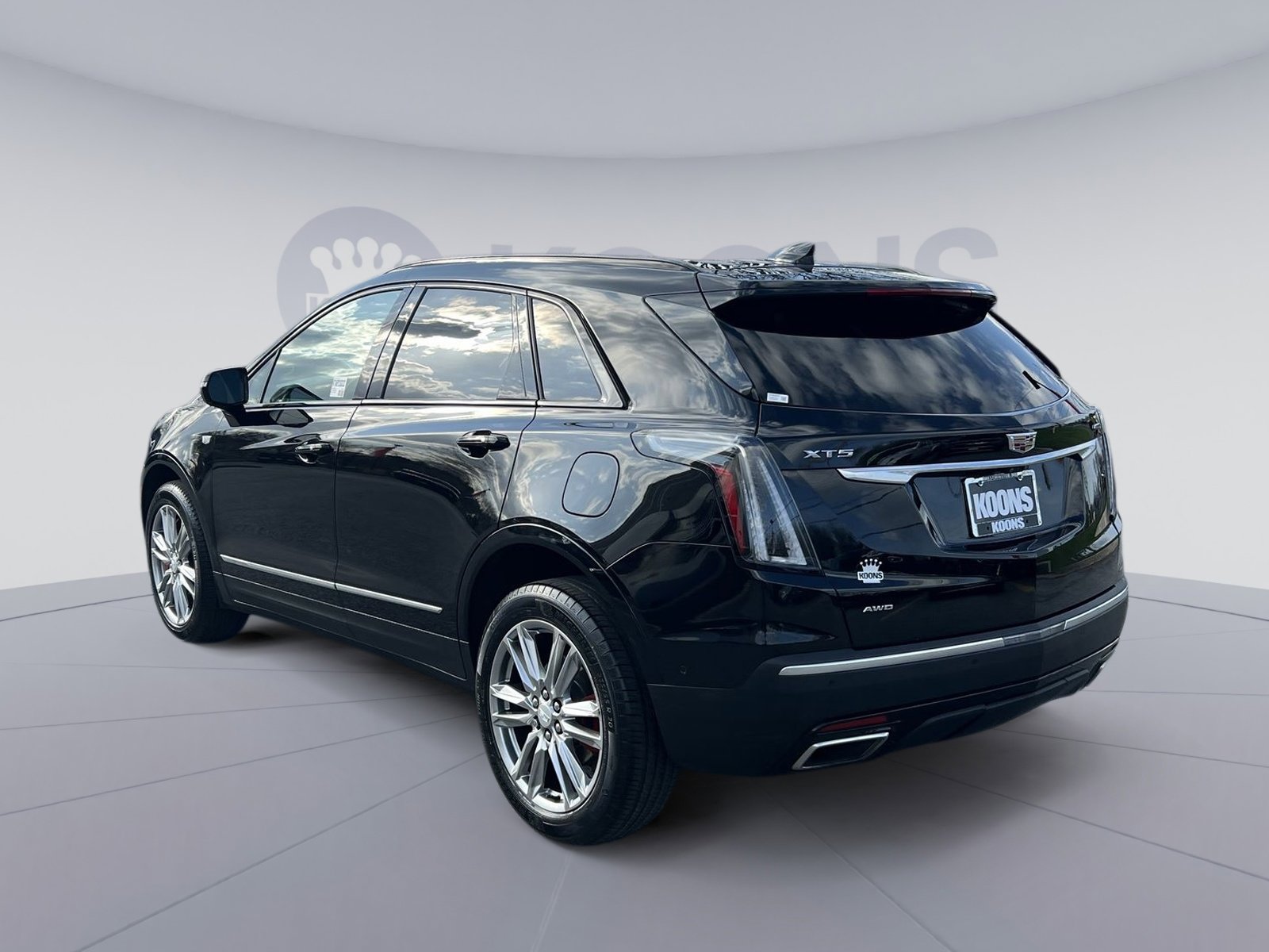 Used 2023 Cadillac XT5 Sportv w/ Technology Package image 4