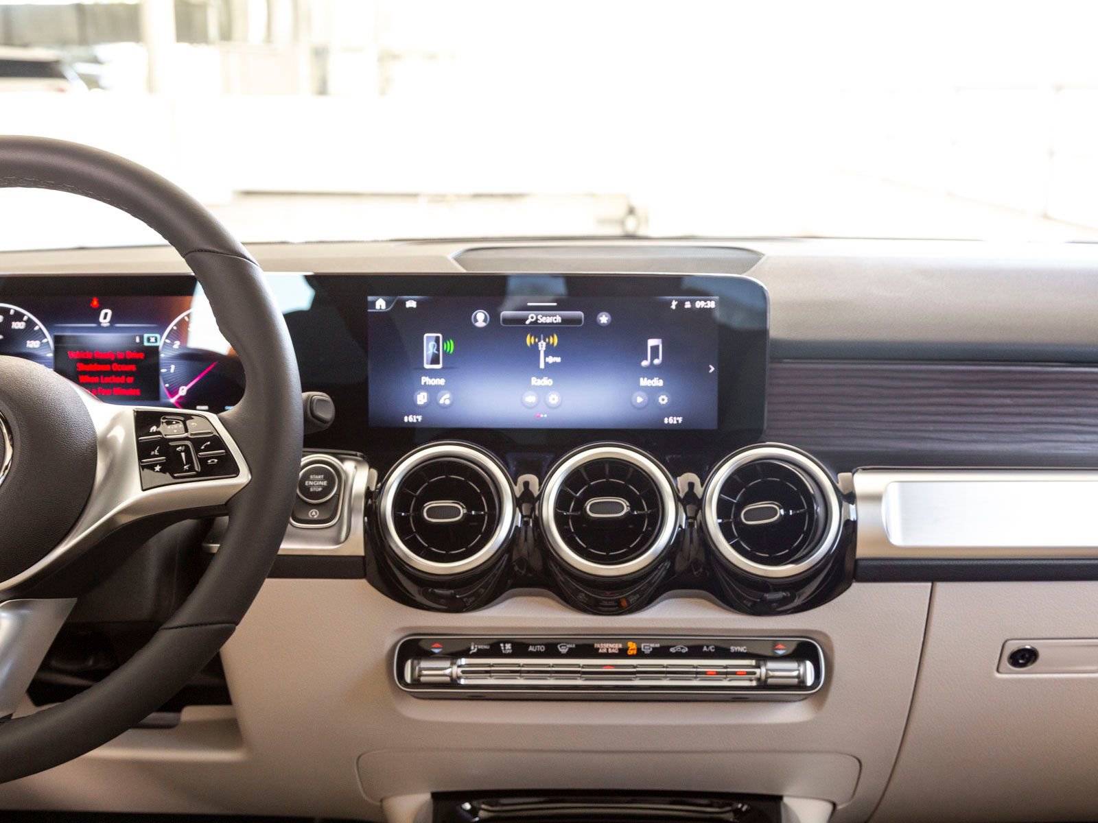 Used 2026 Mercedes-Benz GLB 250 image 14