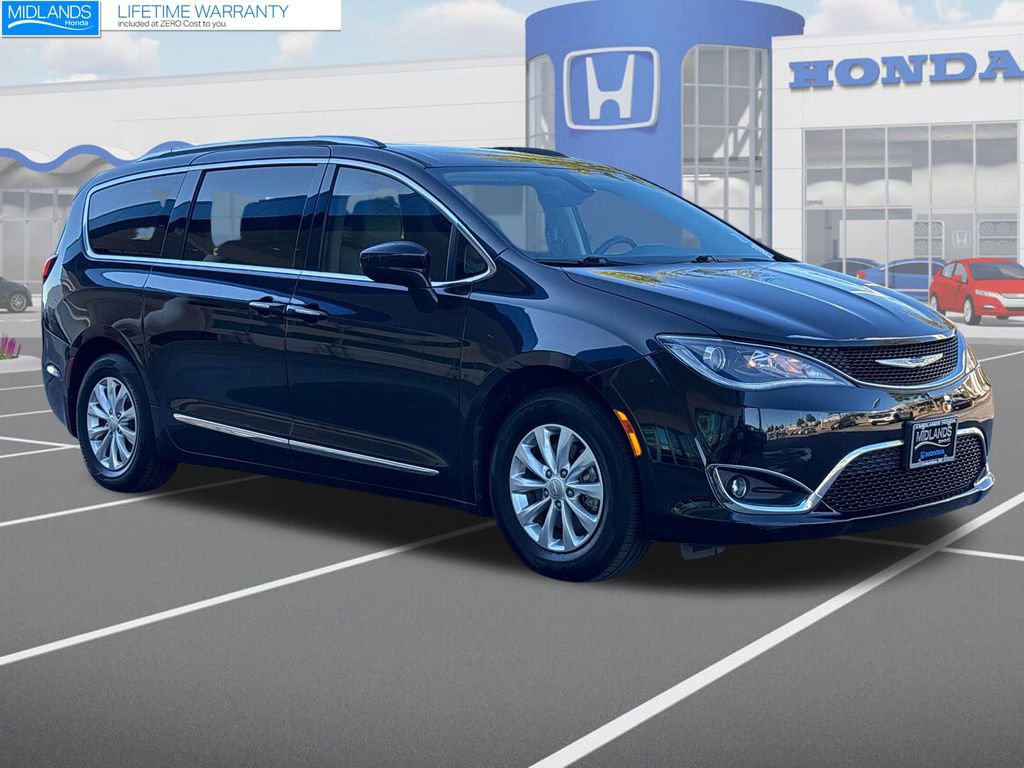Used 2018 Chrysler Pacifica Touring-L