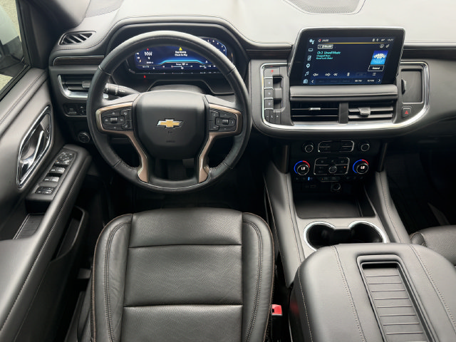 Used 2022 Chevrolet Suburban High Country RWD image 17