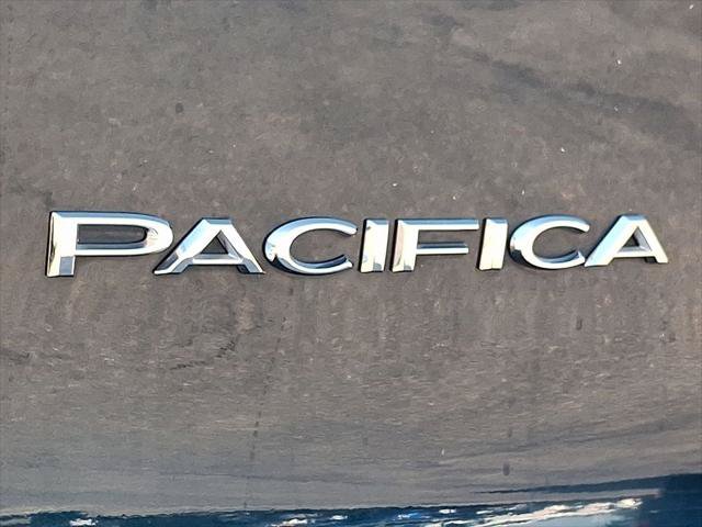Certified 2023 Chrysler Pacifica Touring-L FWD image 32