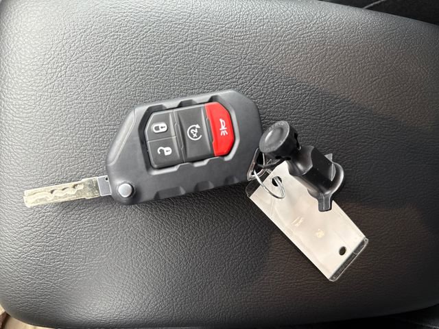 New 2025 Jeep Wrangler Rubicon w/ Convenience Group AWD/4WD image 30